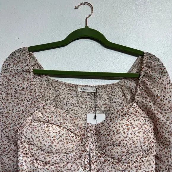 Active USA Floral Ruched Cropped Blouse Long Sleeve Square Neck Sz M NWT - Picture 3 of 13